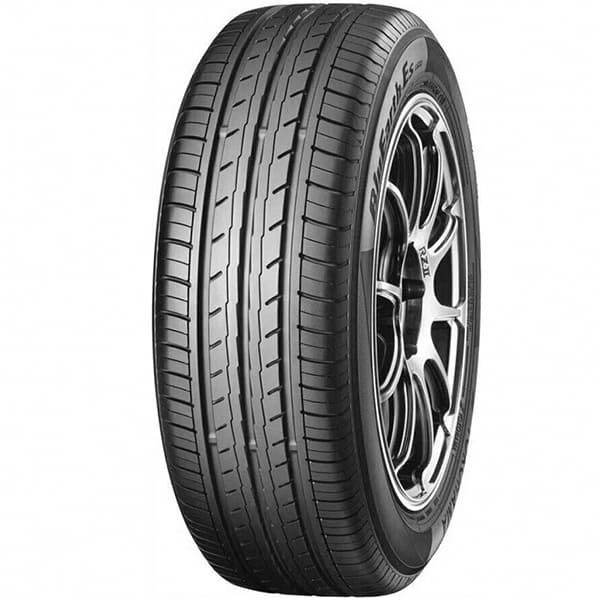 235/45R17 Yokohama BluEarth ES32A 97V
